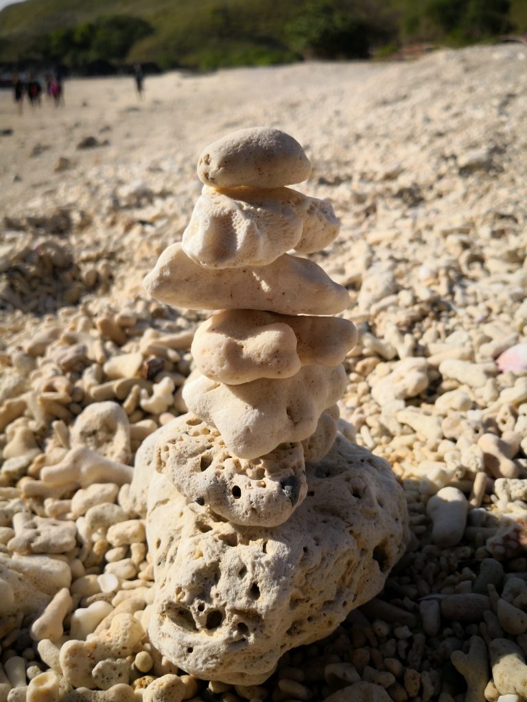 Pagkakaibigan na binigyan ng kahulugan, pagkakaibigan na nauwi sa isang pusong sugatan.