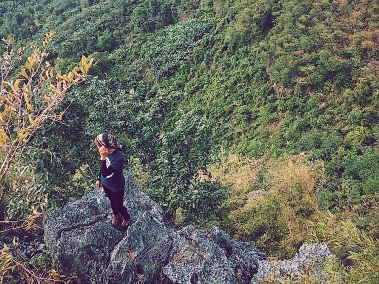 Sa Pagitan ng Pahiram at Paalam