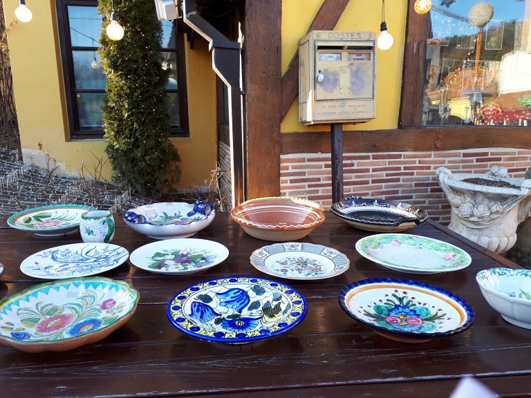 Relationship status: Table for one but drinks for two