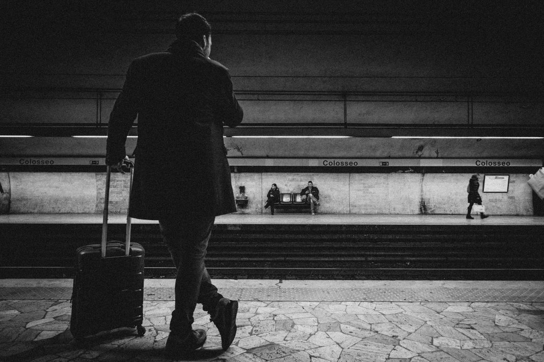black-and-white-luggage-man-896768