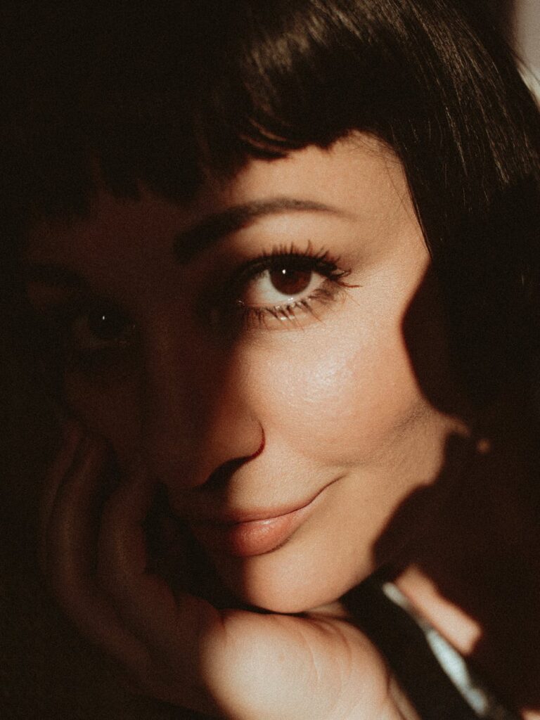 Pag-ibig na di sapat at di karapat-dapat