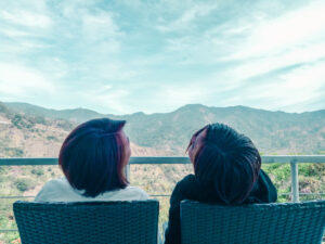 Paano kung ang taong sobrang mahal mo ay may mahal nang bago?