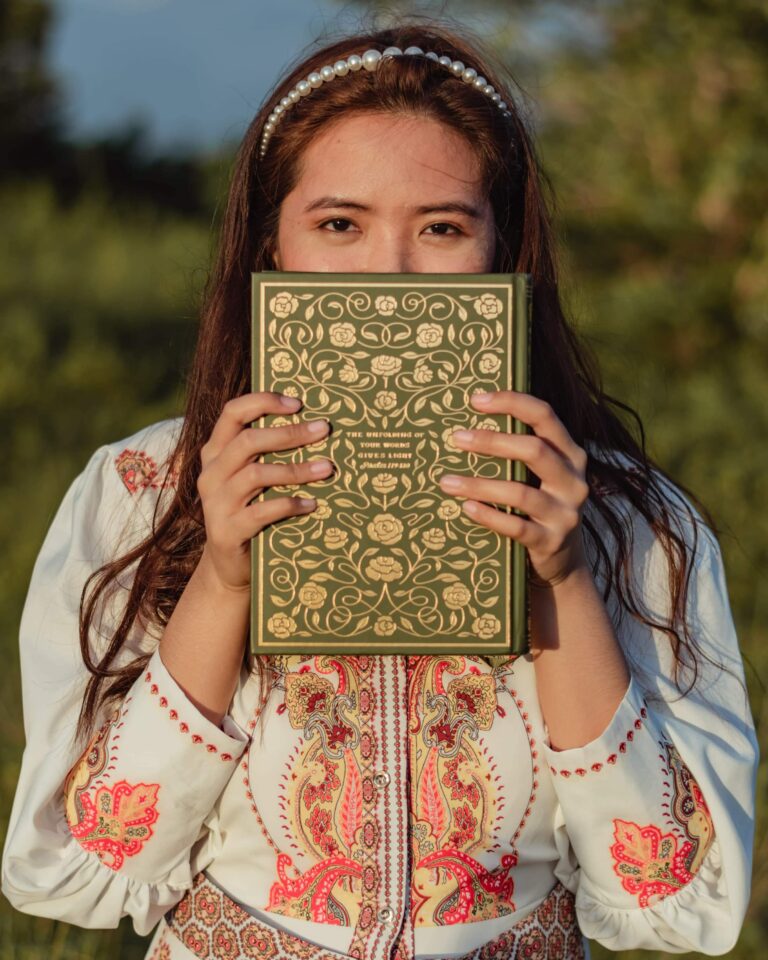 BIBLE BEARER