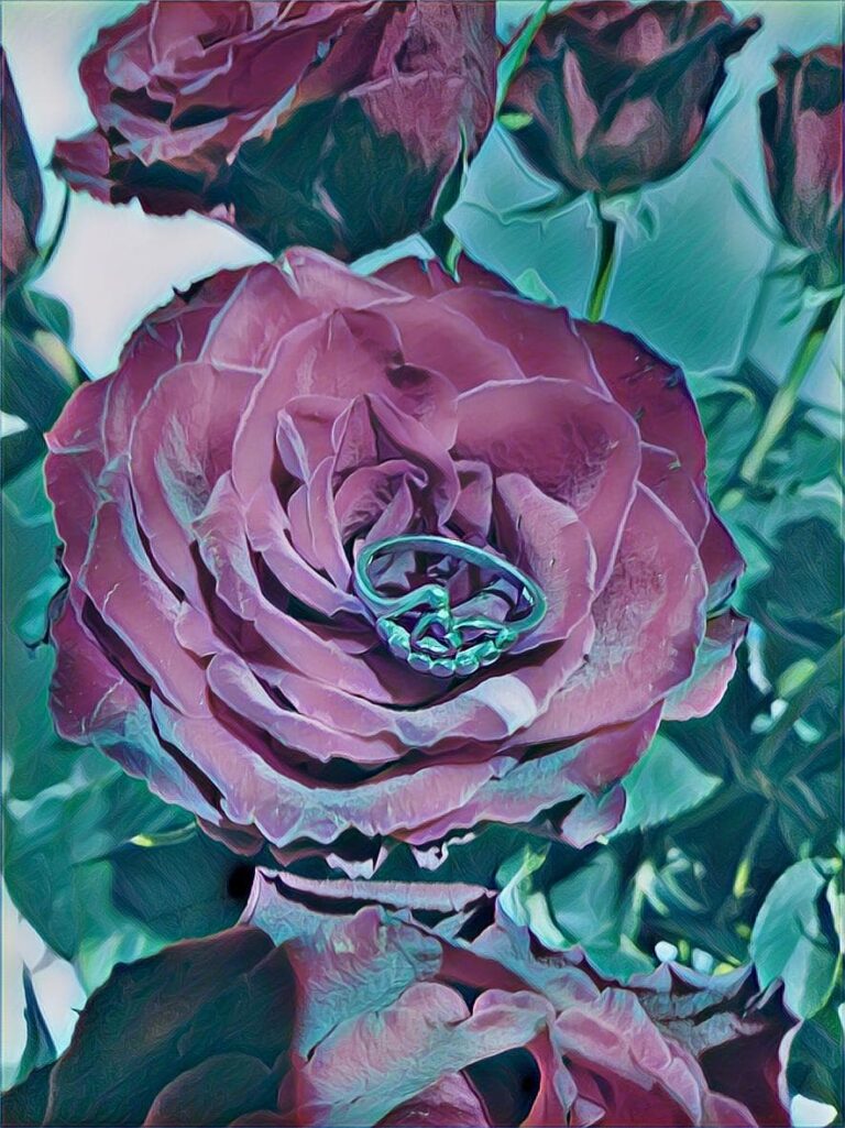 TUWING SASAPIT ANG ORAS NA APAT NA ISA