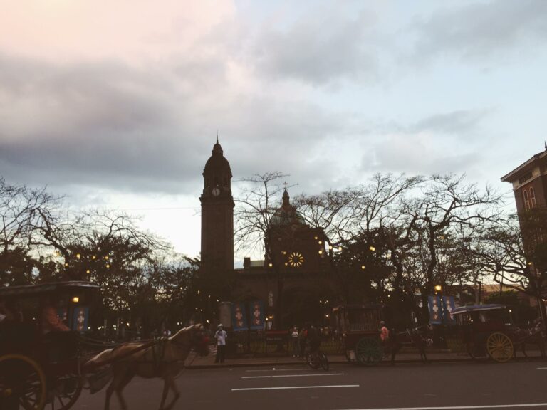 “PAREHO NG PAHINANG BINABASA”