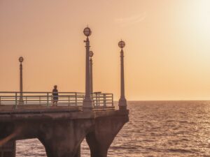 Sa Pagitan ng Wakas At Simula