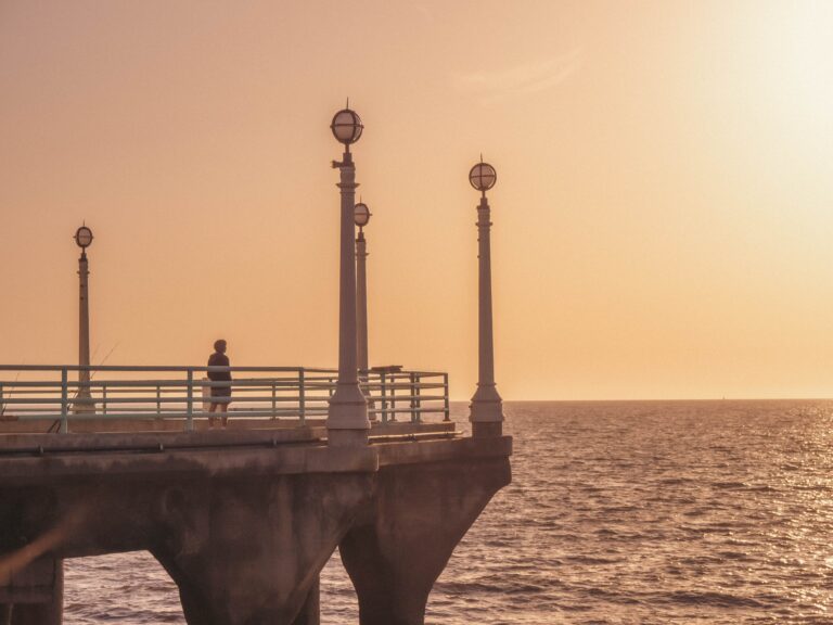 Sa Pagitan ng Wakas At Simula